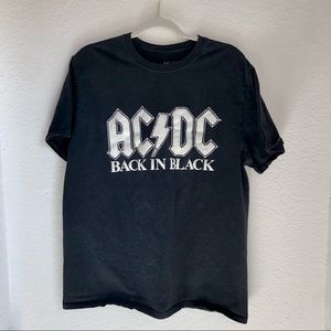 AC/DC Tee black N white 

•$25